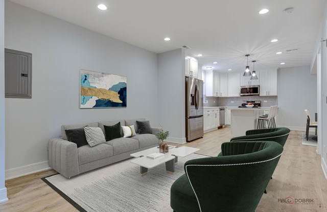 1746 N California Avenue Gallery 2