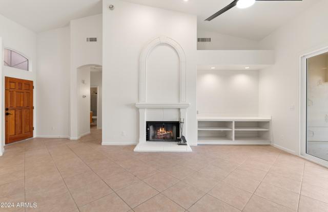 8965 E MAPLE Drive Gallery 4