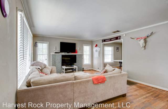 2845 Forest Park Drive Gallery 2