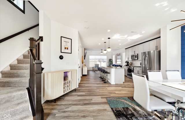 350 Steeples Boulevard Gallery 4