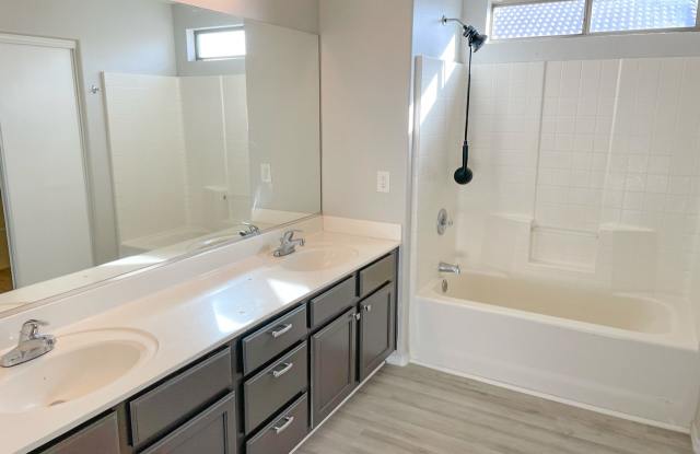 11367 W Mohave St Gallery 2