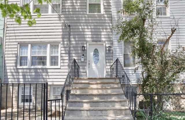 75 CHESTNUT AVE photos photos
