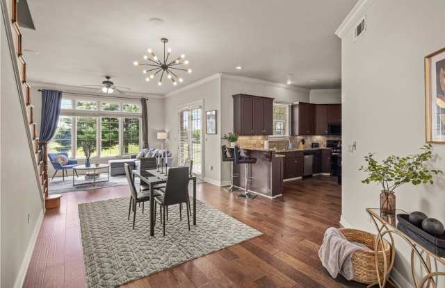 2640 Everest Avenue Gallery 1