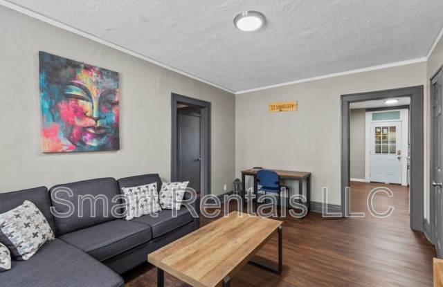4308 Wallace Street - 16 Gallery 3