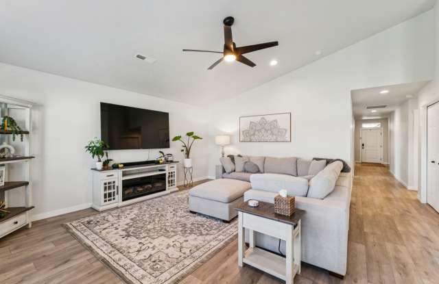 17602 North Beckwourth Avenue Gallery 2