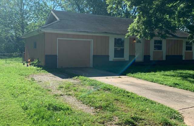 706 N Frank - 706 Frank St, Nixa, MO 65714