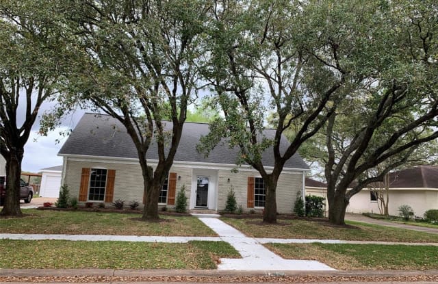 15323 Diana Ln - 15323 Diana Lane, Houston, TX 77062