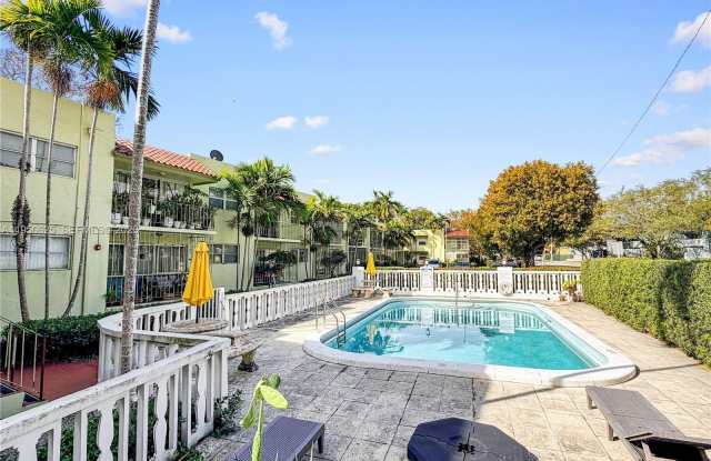 520 NE 38th St photos photos