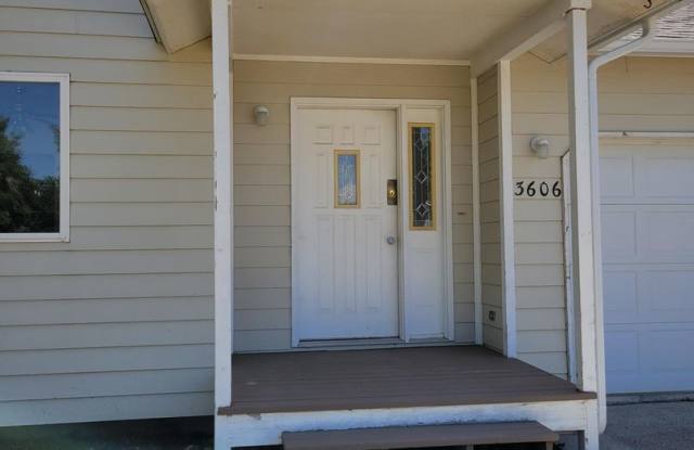 2 Bed, 2 Bath Duplex with fenced yard in Bozeman photos photos