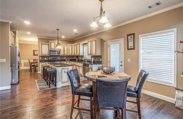 50 Riverstone Drive Gallery 4