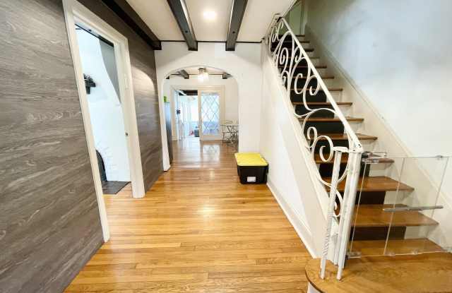 254 Lawrence Avenue Gallery 3