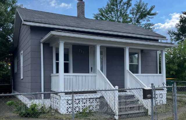 711 West 5th Street photos photos