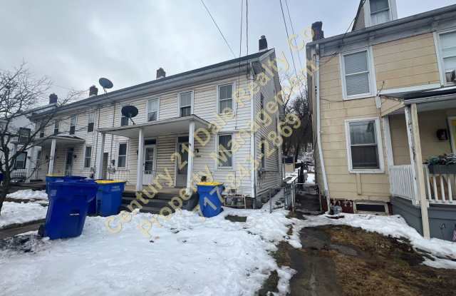 Beautifully redone 3 BR, 1 Bath Townhouse in York Suburban Schools photos photos