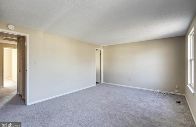 8000 GREEN TREE COURT photos photos