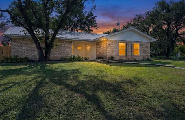 Beautifully Renovated 3 Bedroom/2 Bathroom Home in North Belton! Gallery 1