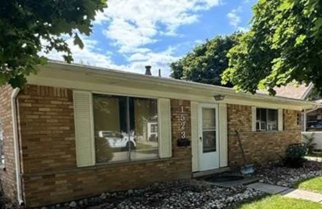1527 Euclid Street - 1527 Euclid Street, Lincoln Park, MI 48146