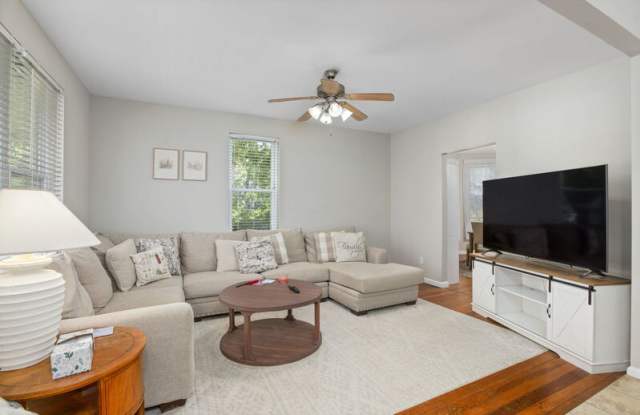 7221 South Street photos photos