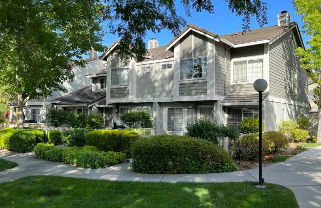 Townhouse 2 bedrooms, 2 1/2 baths, 2 car garage, updated kitchen, great location! - 7425 Oxford Circle, Dublin, CA 94568