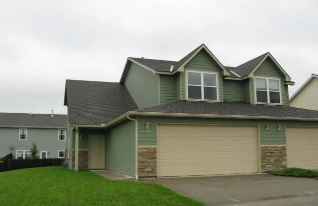 1941 Joles Dr - 1941 Joles Dr, Tonganoxie, KS 66086
