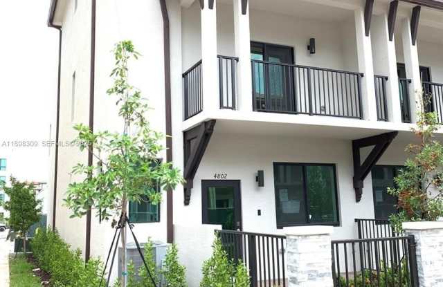 4802 NW 83rd Path photos photos