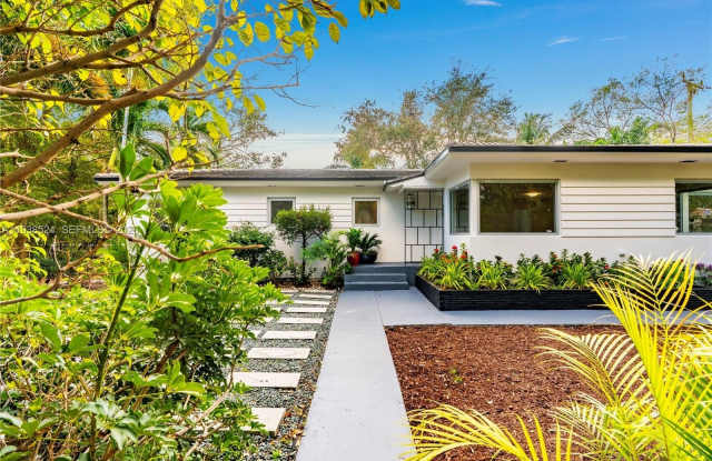 650 NE 60th St photos photos