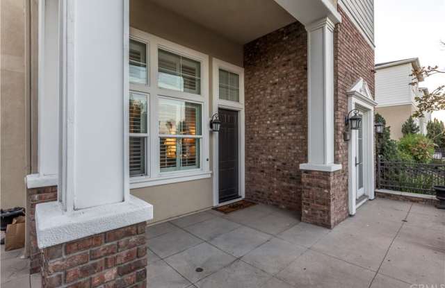 40 Honey Locust Gallery 4