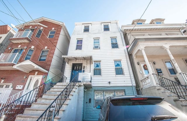 400 NEW YORK AVE - 400 New York Avenue, Jersey City, NJ 07307