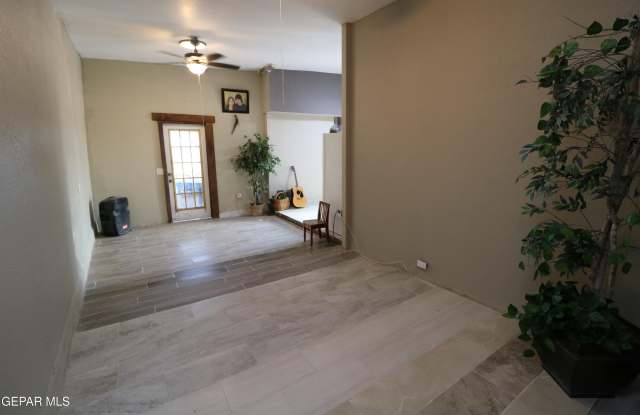 5723 Alameda Avenue unit: B photos photos