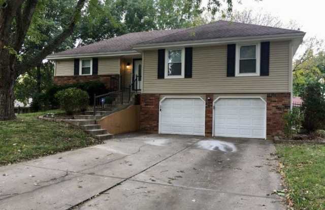 125 Southwest Kel Court Gallery 2
