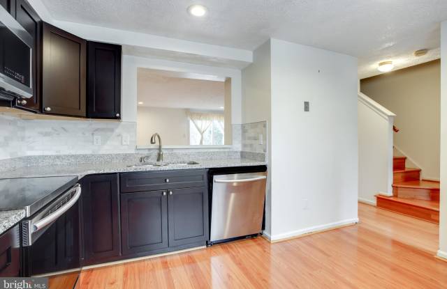 14658 STONE CROSSING COURT Gallery 3