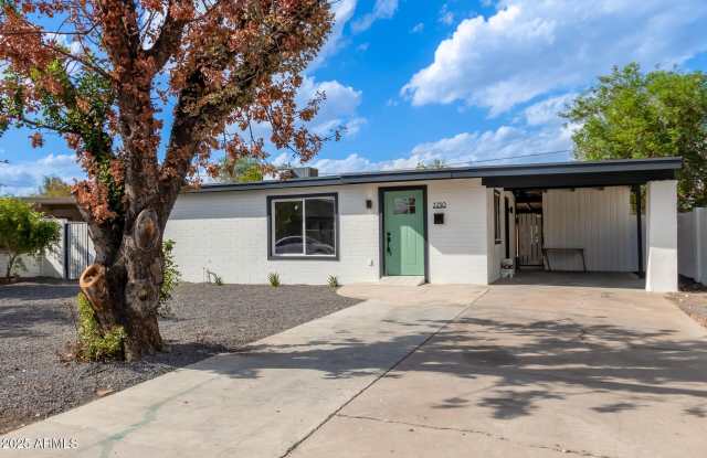 2230 W CAMBRIDGE Avenue photos photos