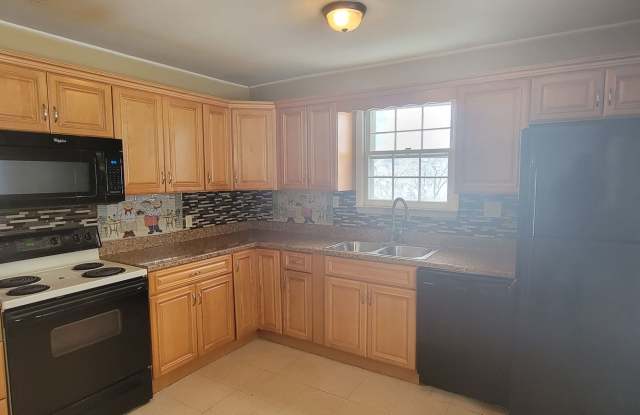 4br 2b Near the Country club photos photos