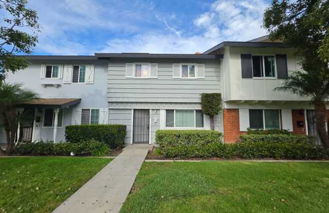 Village Town Homes: 3 Bedroom 1.5 Bath Attached Townhouse, photos photos