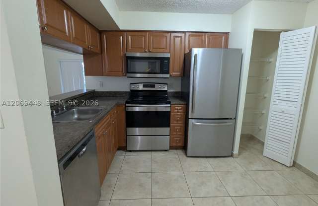 15201 Glenmoor Dr Gallery 3