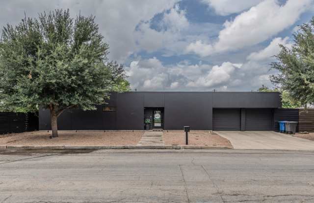 371 EVEREST AVE photos photos