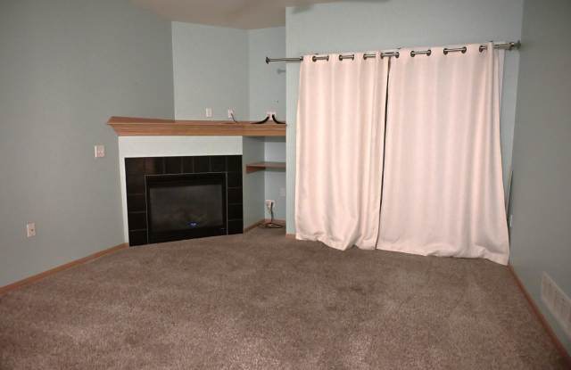 Spacious 3-Bedroom Ground-Floor Condo for rent in the Heart of Ankeny photos photos