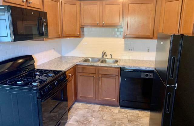 2 Bedroom/1.5 Bathroom Apartment - Second Floor photos photos