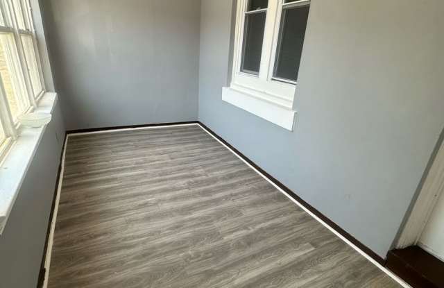 3 bedrooms / 1 full bathrooms renovated interior Enclosed porch Easy access to buses, trains, and major routes photos photos