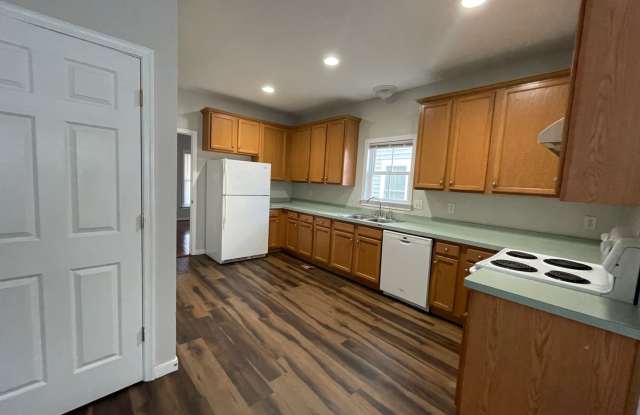 Coming Soon! | Spacious 4-Bedroom Home | Close to VCU photos photos