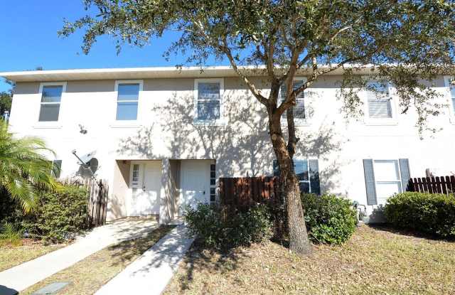 Westside Townhomes 3BR 2BA over 1400 sq/ft in Winter Garden! NEW FLOORING and FRESH PAINT! photos photos