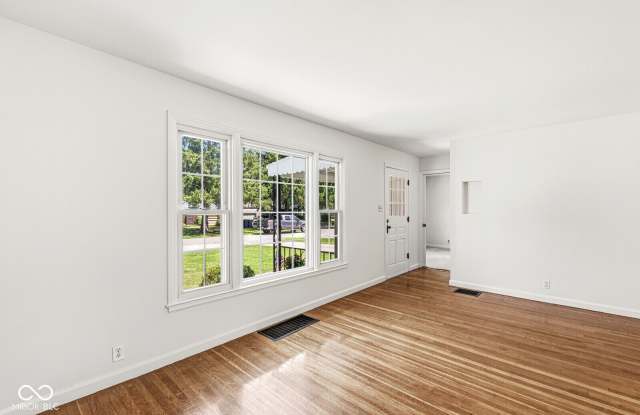 6734 Hillside Avenue Gallery 4