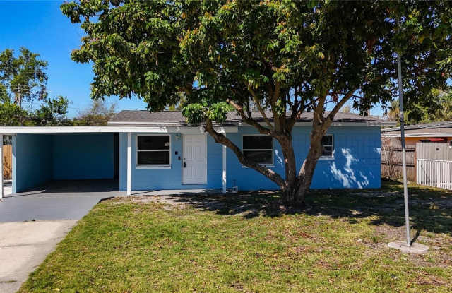 4716 TOWN N COUNTRY BOULEVARD - 4716 Town N Country Boulevard, Town 'n' Country, FL 33615