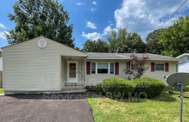 2542 E Cherry - 2542 East Cherry Street, Springfield, MO 65802