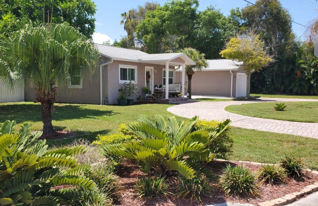 699 E 140th Ave - 699 140th Ave E, Madeira Beach, FL 33708