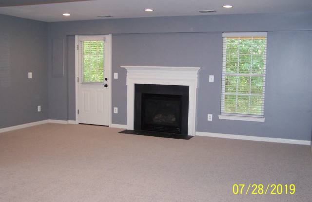 42251 ST HUBERTS PLACE Gallery 2