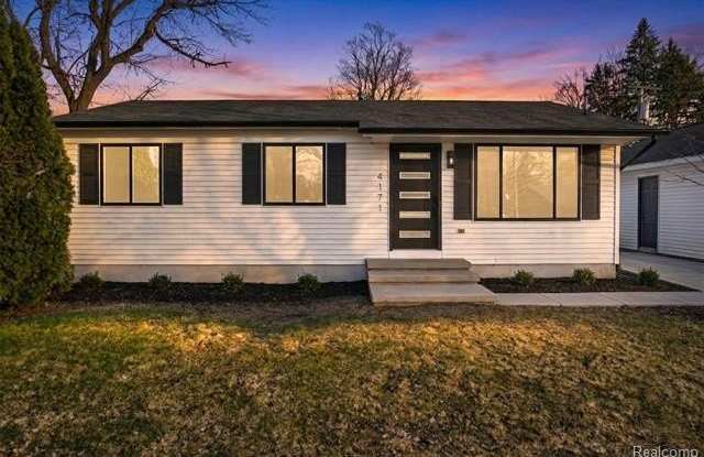 4171 Mapleleaf Road photos photos