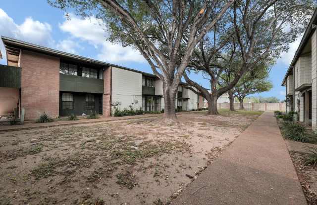 519 S 4th Ave #B2, Edinburg TX 78539 photos photos
