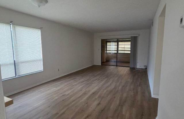 Updated 2/2 River Oaks Condo - 7802 Niagara Avenue, East Lake-Orient Park, FL 33617