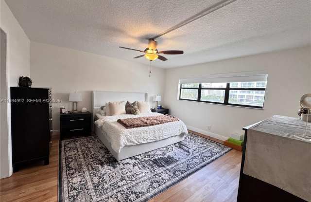 520 Orton Ave photos photos