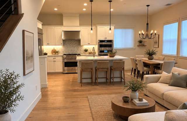 Modern 4BR / 4.5BA Four-Story Home with City Views, Pet Friendly Gallery 1